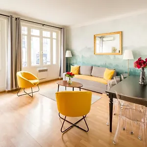 Apartment Cozy - Champs Elysees - Mollien, Paris