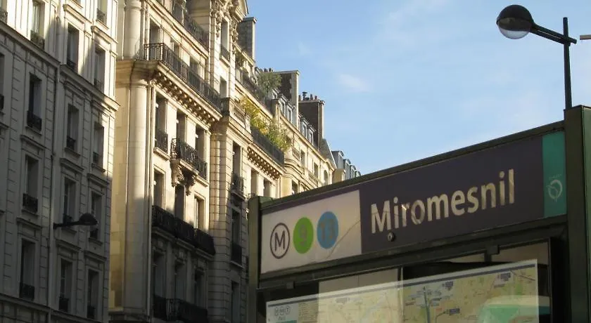 Paris 8 ème Appartement 2 pièces Métro Miromesnil Appartamento
